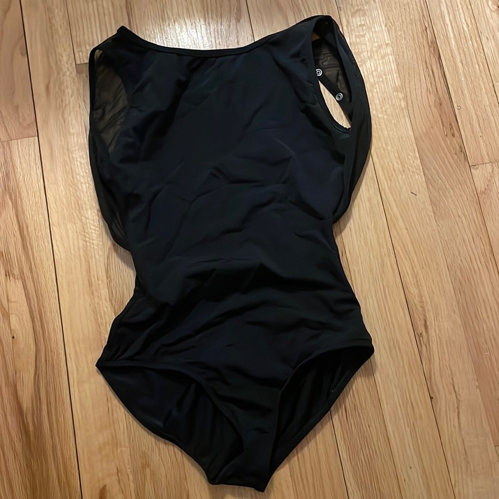 Mariaa black leotard